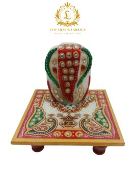 Handcrafted Marble Chowki with Ganesh Figurine, 10cm x 10cm x 9.5cm